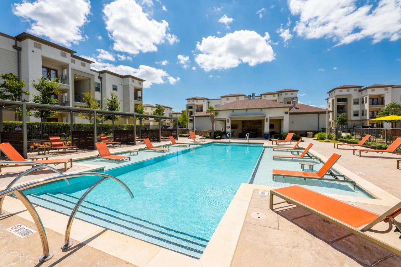 Апартаменты Luxe 3B/2B Getaway - Pool, Gym, Parking, Pet Wash Leander Экстерьер фото