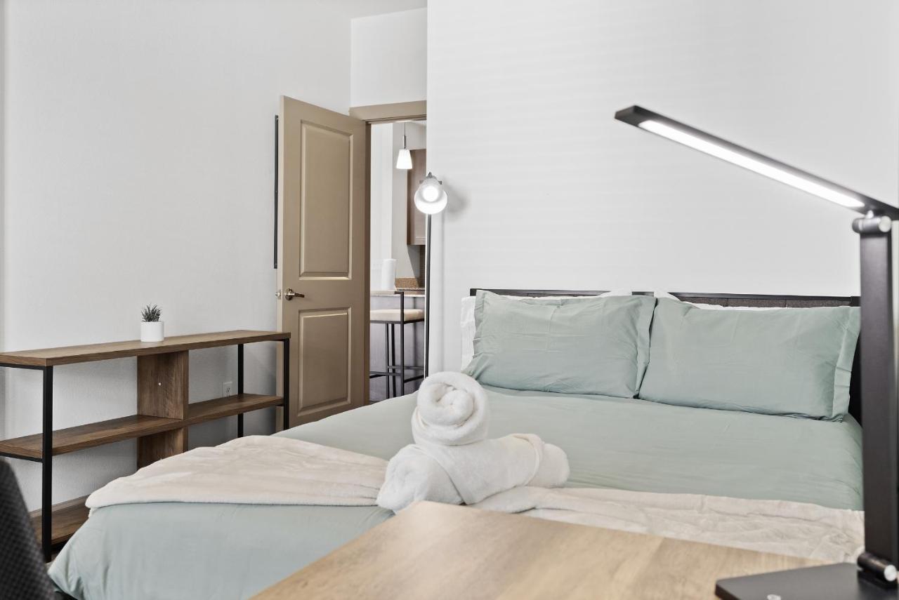 Апартаменты Luxe 3B/2B Getaway - Pool, Gym, Parking, Pet Wash Leander Экстерьер фото